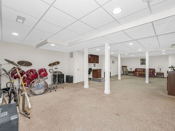 141 Cortland Dr, North Andover MA 01845