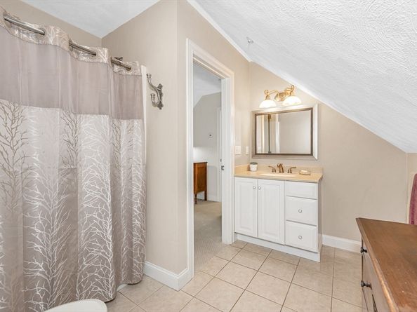 141 Cortland Dr, North Andover MA 01845