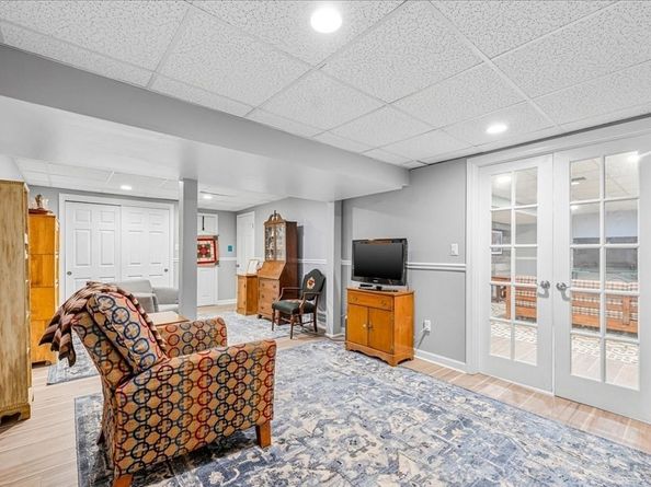 20 Edward Dr, Pembroke MA 02359