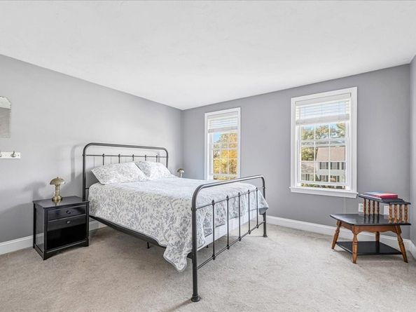 20 Edward Dr, Pembroke MA 02359