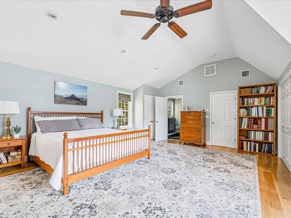 20 Edward Dr, Pembroke MA 02359