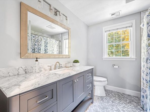 20 Edward Dr, Pembroke MA 02359