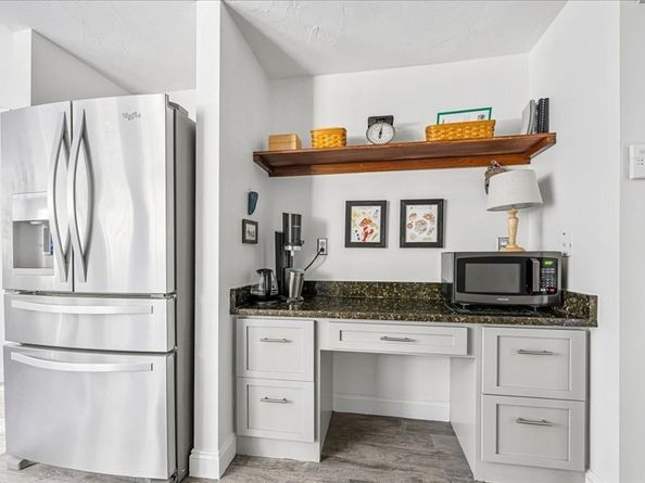 20 Edward Dr, Pembroke MA 02359