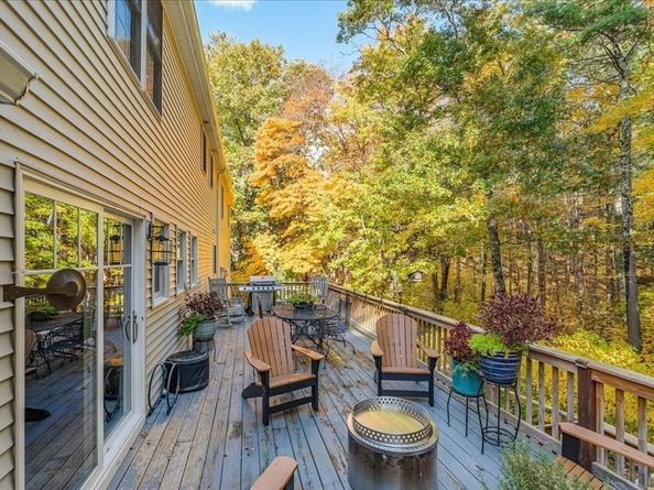 20 Edward Dr, Pembroke MA 02359