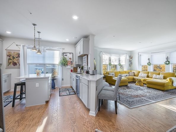 4 Francis Dr 207, Andover MA 01810