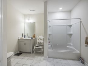 4 Francis Dr 207, Andover MA 01810