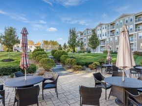 4 Francis Dr 207, Andover MA 01810