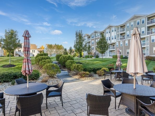 4 Francis Dr 207, Andover MA 01810