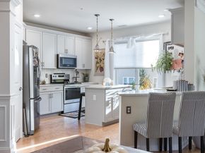 4 Francis Dr 207, Andover MA 01810