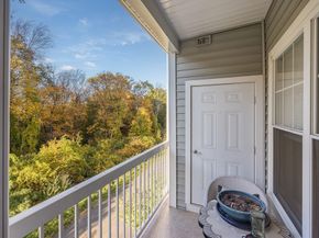 4 Francis Dr 207, Andover MA 01810