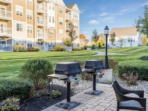 4 Francis Dr 207, Andover MA 01810