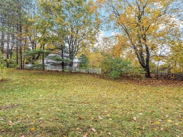 70 Ken Dr, Gardner MA 01440