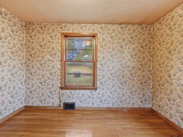 70 Ken Dr, Gardner MA 01440