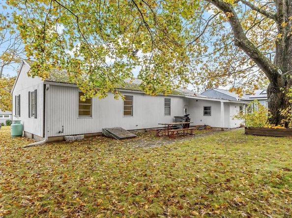 70 Ken Dr, Gardner MA 01440