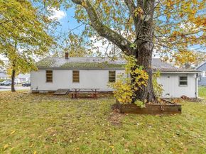 70 Ken Dr, Gardner MA 01440
