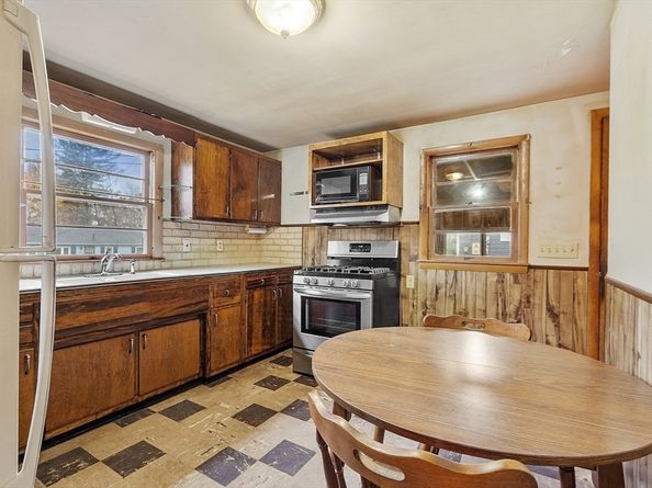 70 Ken Dr, Gardner MA 01440