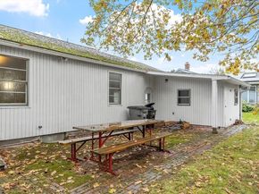 70 Ken Dr, Gardner MA 01440