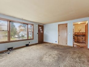 70 Ken Dr, Gardner MA 01440