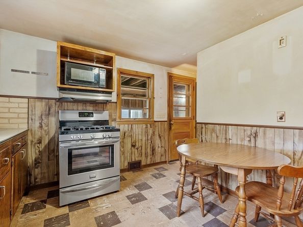 70 Ken Dr, Gardner MA 01440