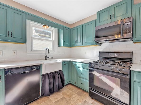 7 Harold Ave, Gloucester MA 01930