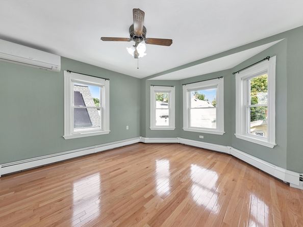 7 Harold Ave, Gloucester MA 01930