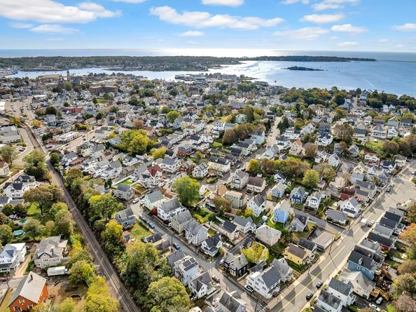 7 Harold Ave, Gloucester MA 01930