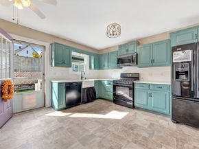 7 Harold Ave, Gloucester MA 01930