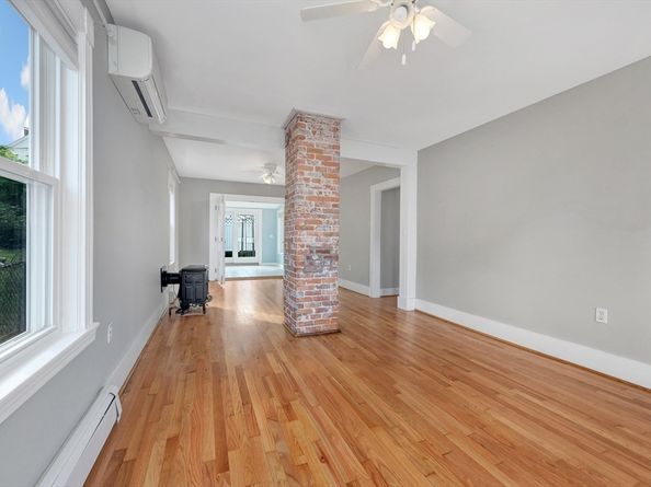 7 Harold Ave, Gloucester MA 01930