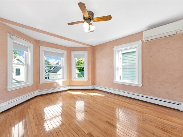 7 Harold Ave, Gloucester MA 01930