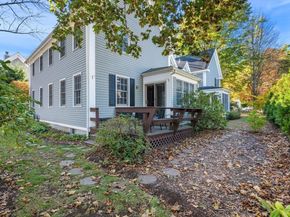 33 Pleasant St 33, Manchester MA 01944