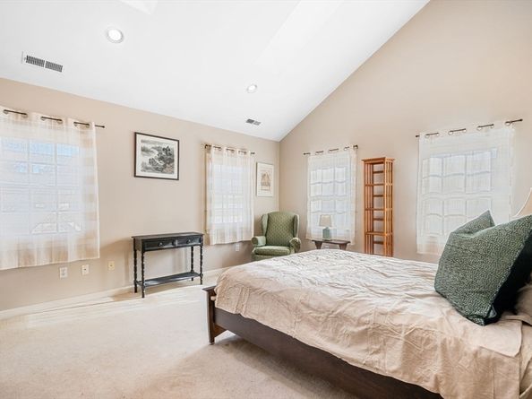 33 Pleasant St 33, Manchester MA 01944