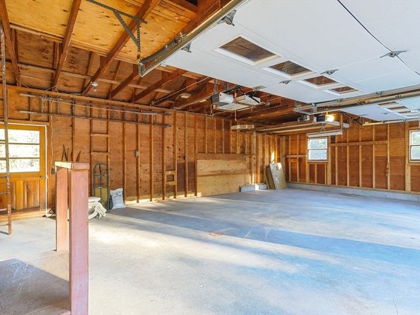 85 Marsh Rd, Barre MA 01005