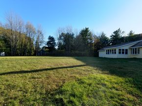 85 Marsh Rd, Barre MA 01005