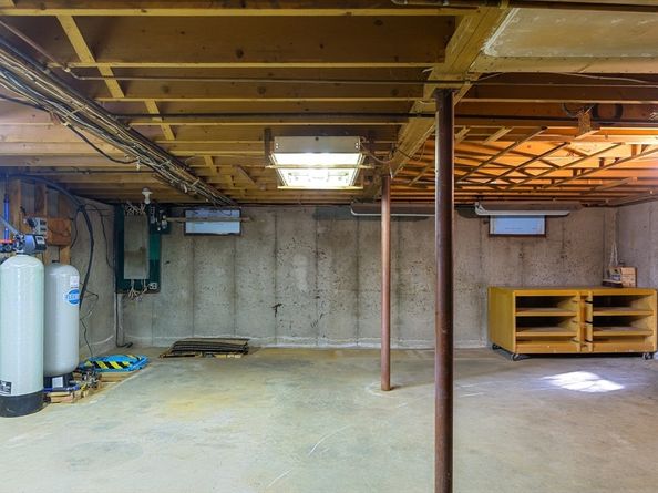 85 Marsh Rd, Barre MA 01005