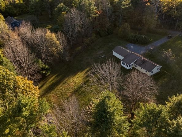 85 Marsh Rd, Barre MA 01005