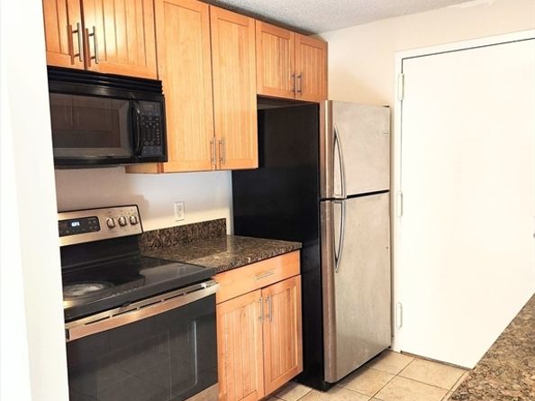 11 Post Oak Lane 6, Natick MA 01760