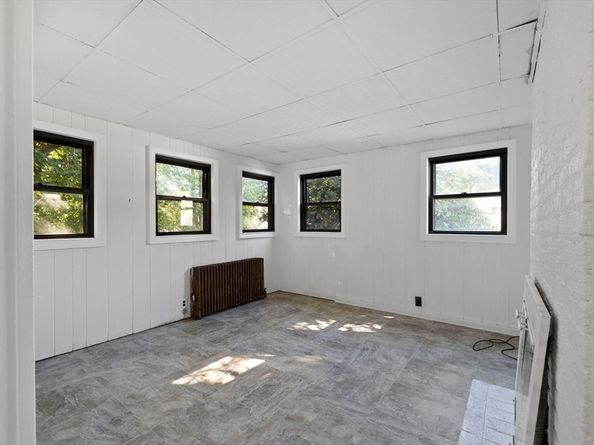 20 Richards Rd, Weymouth MA 02189