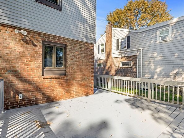 20 Richards Rd, Weymouth MA 02189