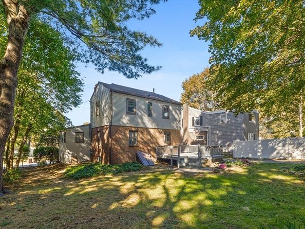 20 Richards Rd, Weymouth MA 02189