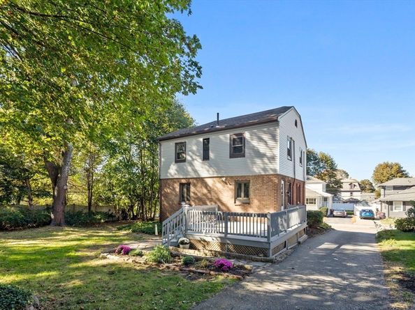 20 Richards Rd, Weymouth MA 02189