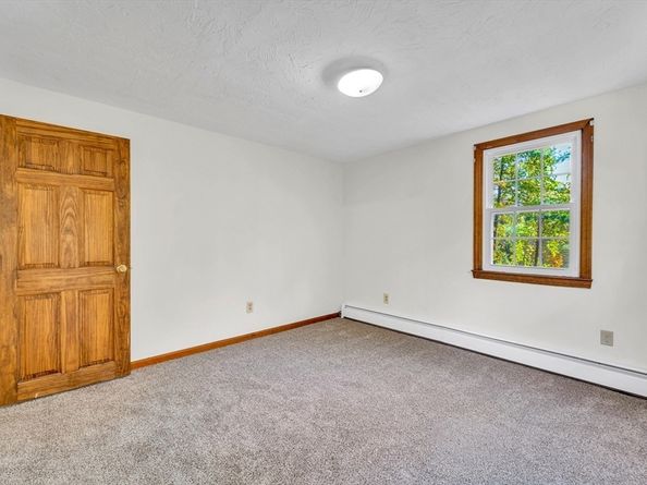 19 James Road, Sterling MA 01564