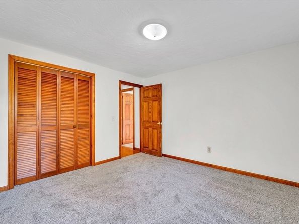 19 James Road, Sterling MA 01564