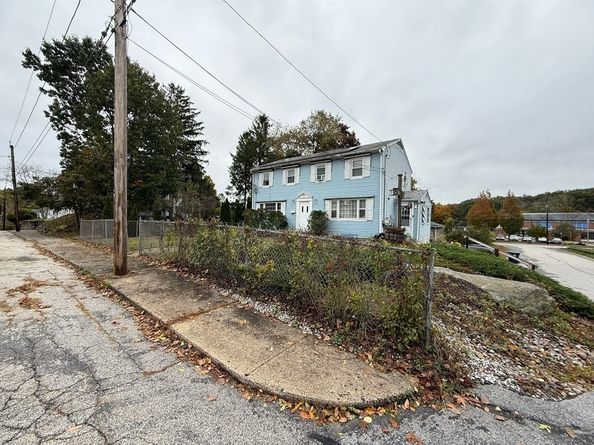 51 Warren St, Southbridge MA 01550