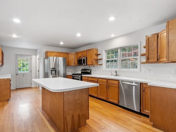 159 Pine St, Manchester MA 01944