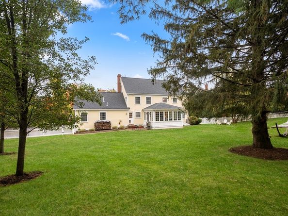 14 Harding Street, Medfield MA 02052