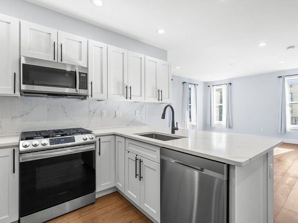 3850 Washington St 6, Boston MA 02131