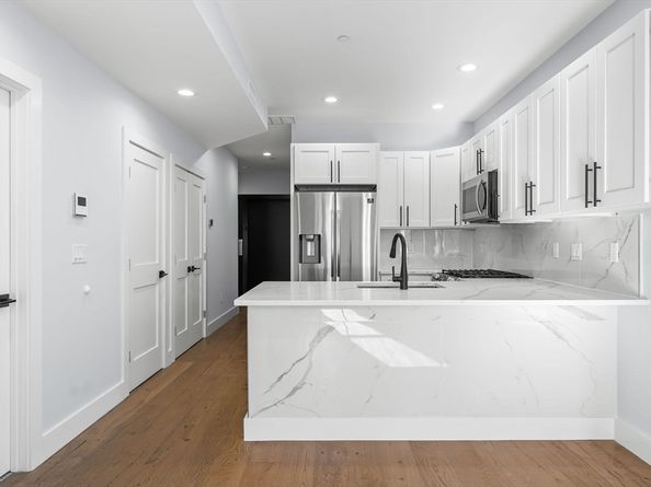3850 Washington St 6, Boston MA 02131
