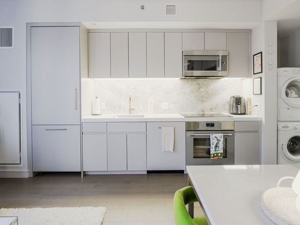 55 Lagrange 707, Boston MA 02116