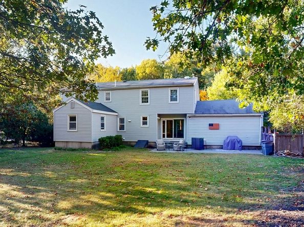 80 West St, Medfield MA 02052