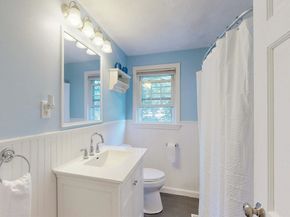 80 West St, Medfield MA 02052